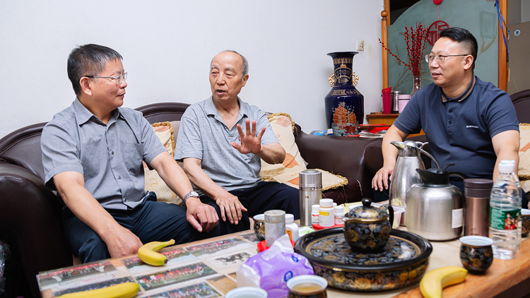 XCB_4106.jpg XCB_4106.jpg