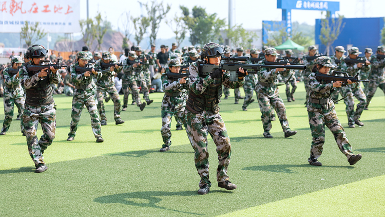 XCB_7002.jpg XCB_7002.jpg