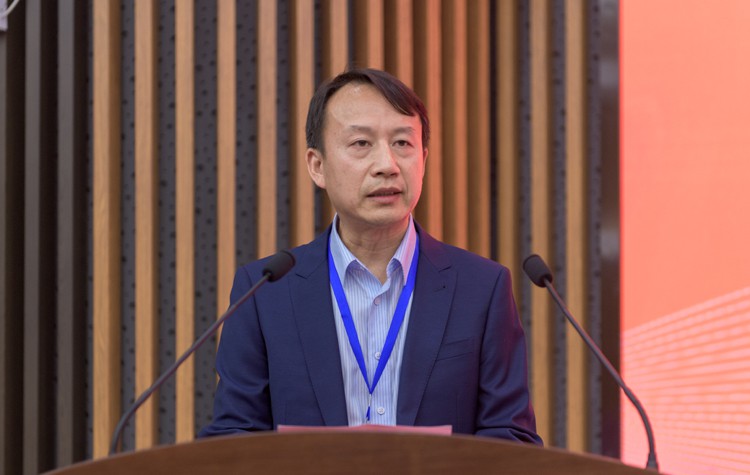 杨明.jpg 杨明.jpg