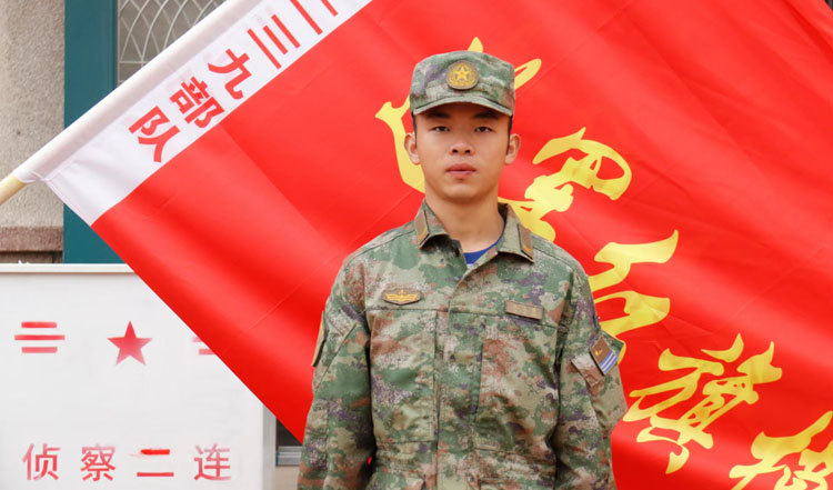 服役照片.jpg 服役照片.jpg