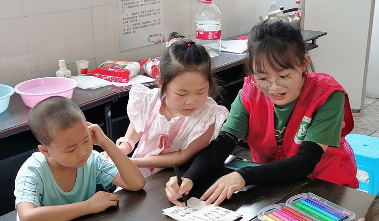 志愿服务照片.jpg 志愿服务照片.jpg