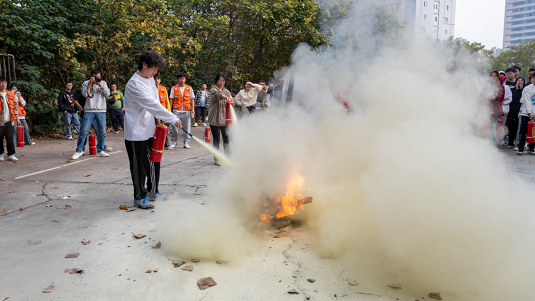 LJH_5301.jpg LJH_5301.jpg