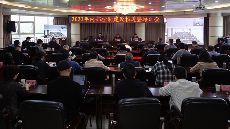 XCB_9757.jpg XCB_9757.jpg