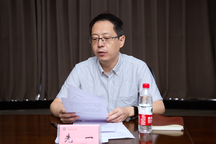 XCB_7650.jpg XCB_7650.jpg