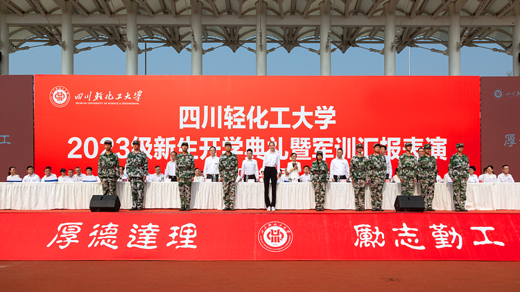 XCB_6437.jpg XCB_6437.jpg