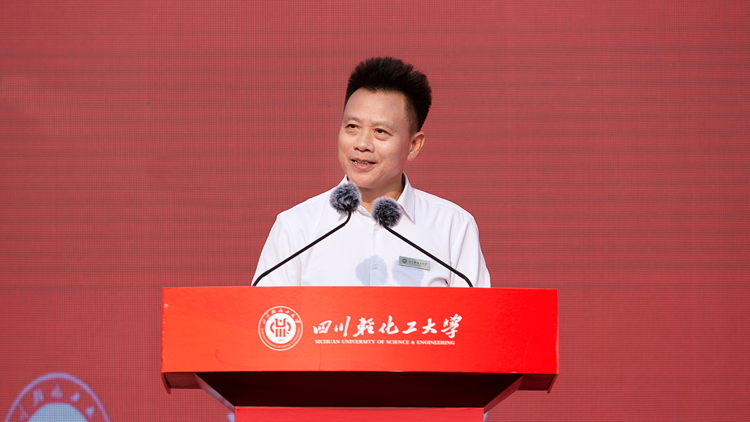 XCB_6187.jpg XCB_6187.jpg