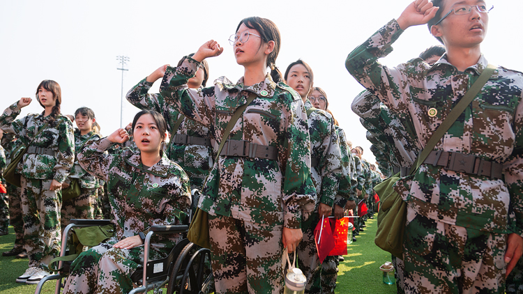 XCB_6469.jpg XCB_6469.jpg