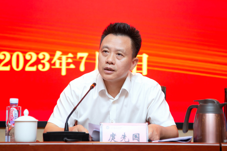 XCB_5073.jpg XCB_5073.jpg