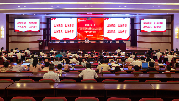 XCB_1626.jpg XCB_1626.jpg