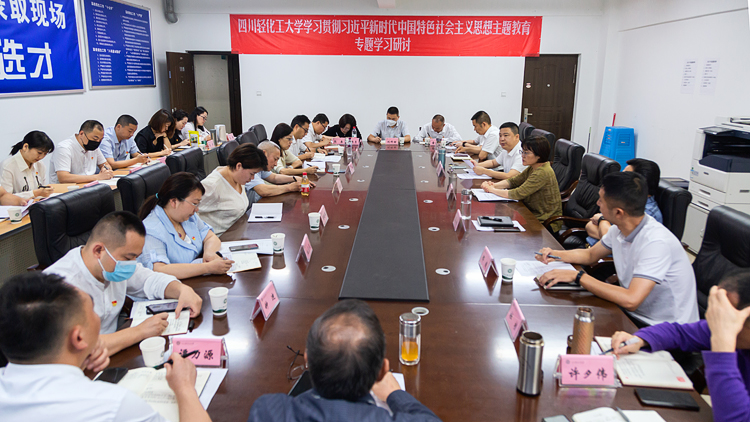 XCB_1585.jpg XCB_1585.jpg