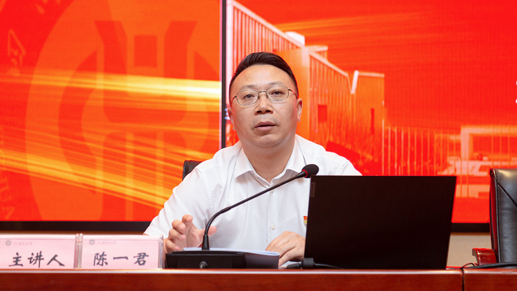 XCB_1611.jpg XCB_1611.jpg