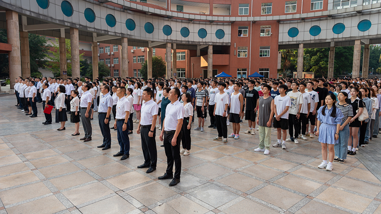 LJH_2251.jpg LJH_2251.jpg