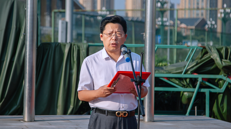 XCB_5100.jpg XCB_5100.jpg