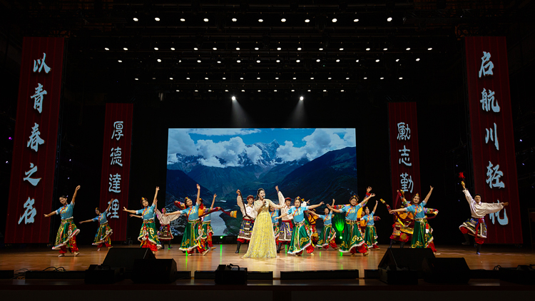 XCB_7261.jpg XCB_7261.jpg