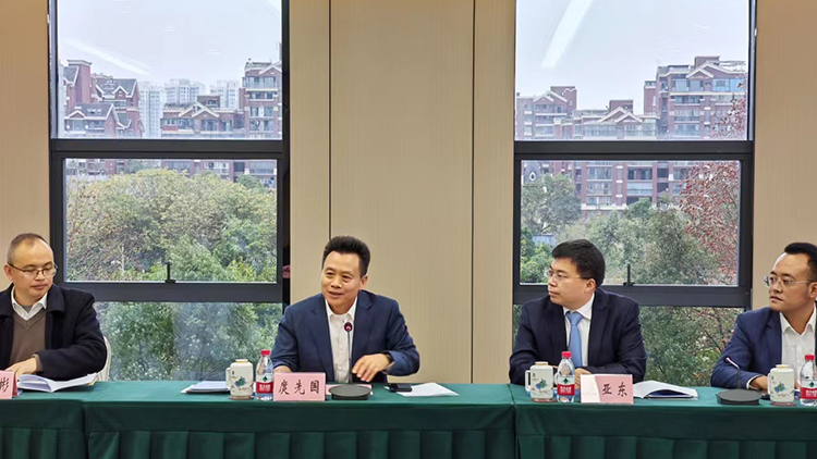 庹校讲话.jpg 庹校讲话.jpg