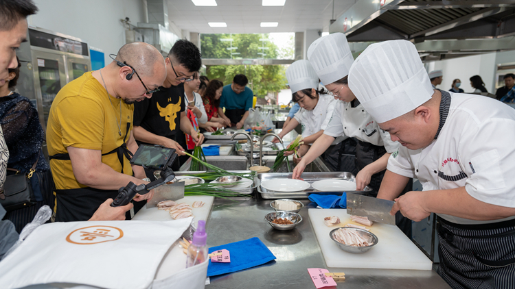 LJH_4041.jpg LJH_4041.jpg