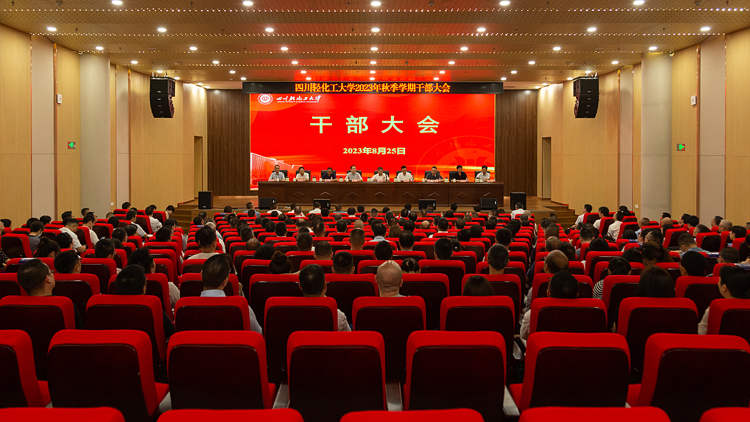 XCB_3775.jpg XCB_3775.jpg