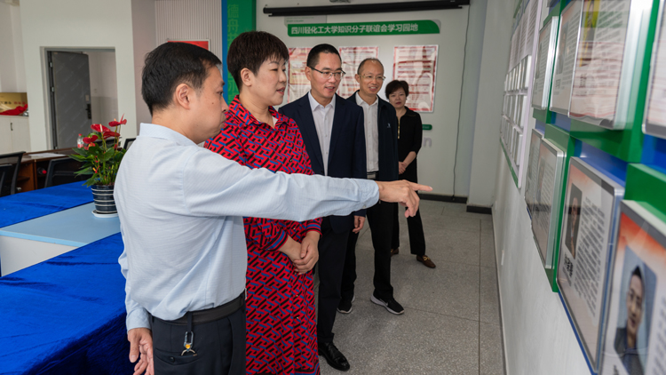 LJH_4589.jpg LJH_4589.jpg