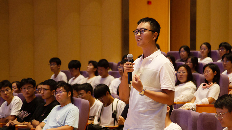 XCB_8165.jpg XCB_8165.jpg