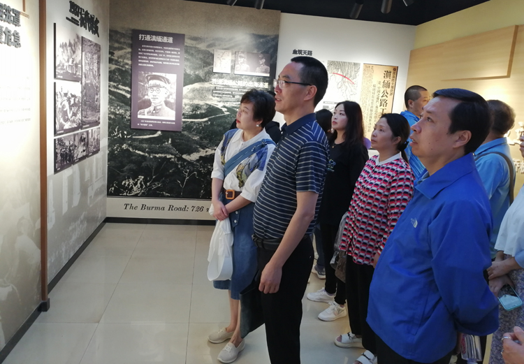 南洋华侨机工纪念馆参观1.jpg 南洋华侨机工纪念馆参观1.jpg