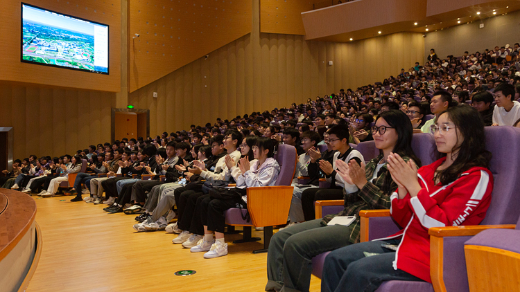 XCB_3748.jpg XCB_3748.jpg