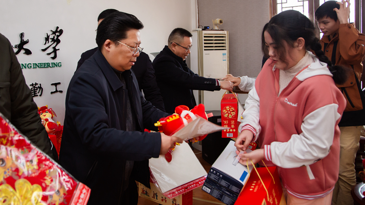 XCB_1424.jpg XCB_1424.jpg