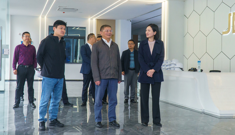 学校与天全县举行校地人才交流座谈会3.jpg 学校与天全县举行校地人才交流座谈会3.jpg