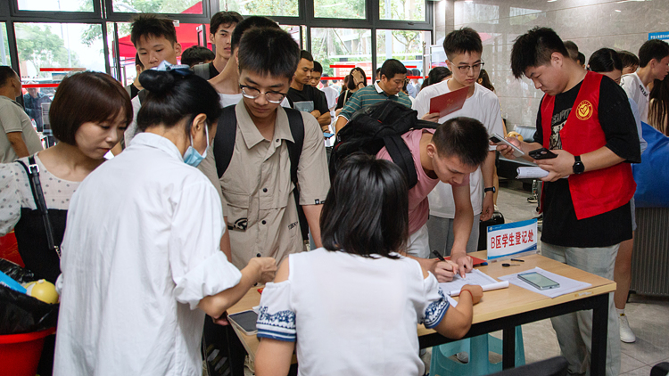 XCB_3714.jpg XCB_3714.jpg