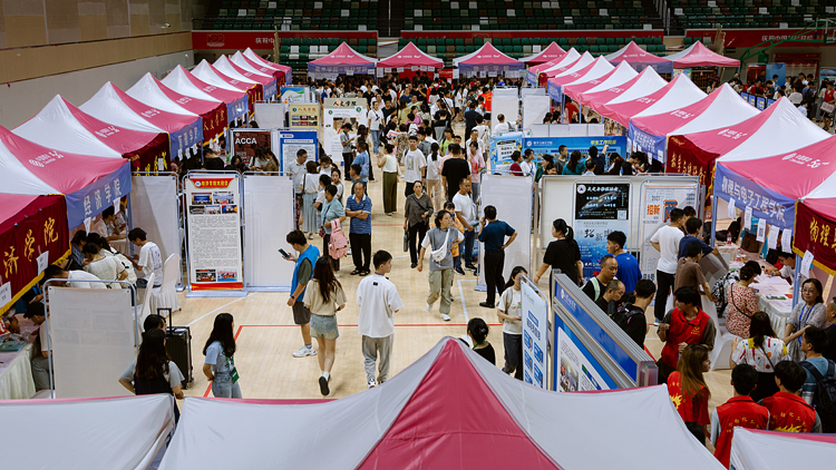 XCB_3474.jpg XCB_3474.jpg