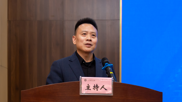 XCB_9949.jpg XCB_9949.jpg