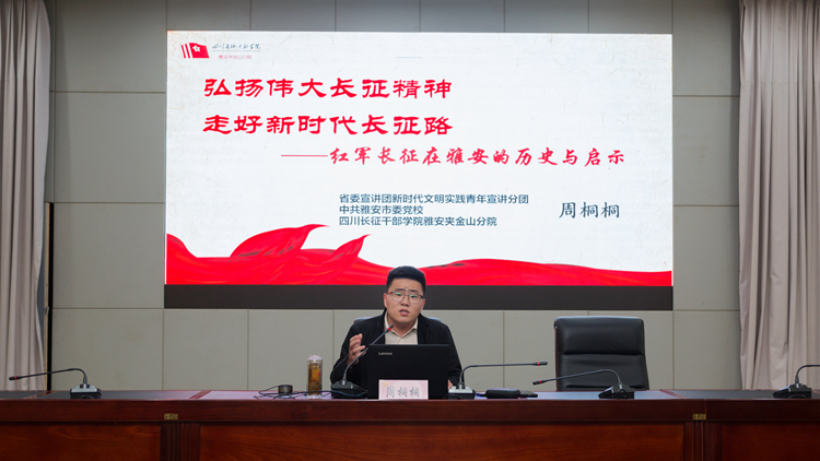 XCB_1378.jpg XCB_1378.jpg