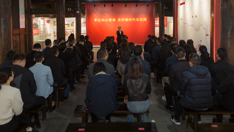 XCB_1456.jpg XCB_1456.jpg