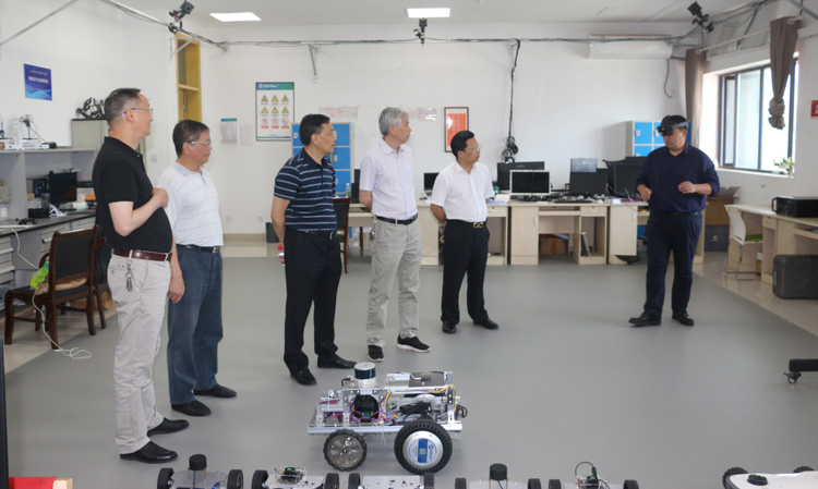 四川省委教育工委副书记张澜涛调研学校宜宾校区3.JPG 四川省委教育工委副书记张澜涛调研学校宜宾校区3.JPG