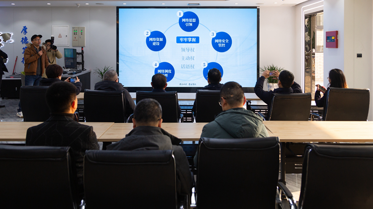 XCB_8790.jpg XCB_8790.jpg