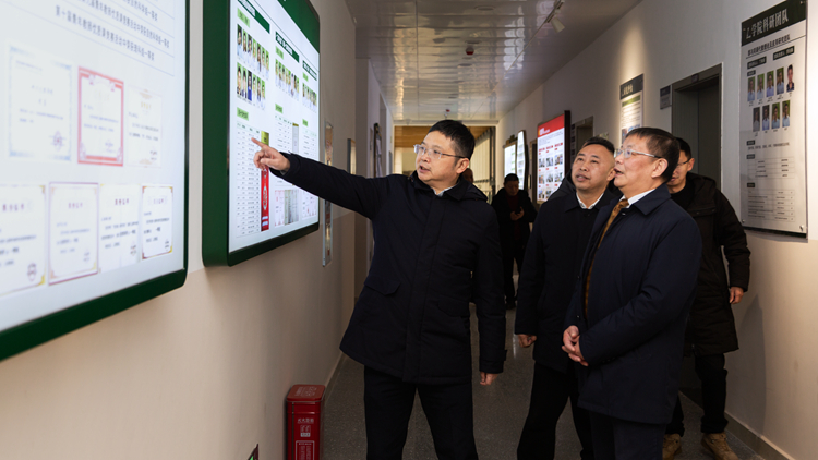 XCB_8844.jpg XCB_8844.jpg