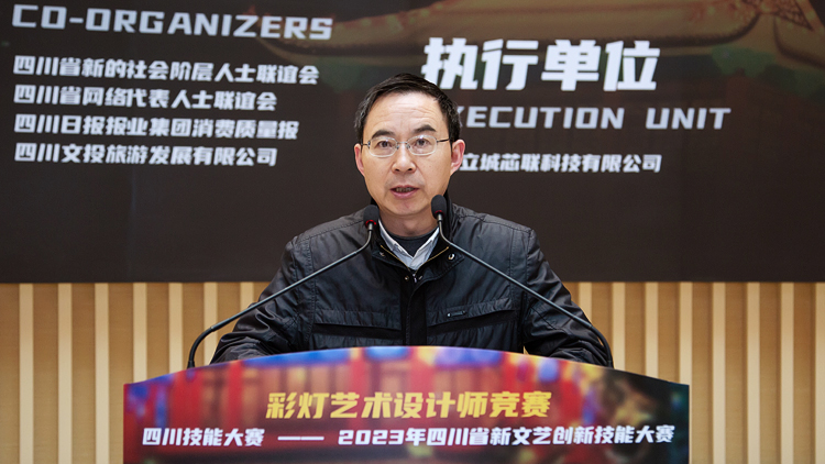 XCB_6935.jpg XCB_6935.jpg