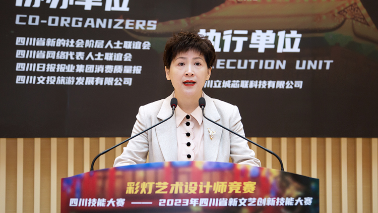 XCB_6879.jpg XCB_6879.jpg