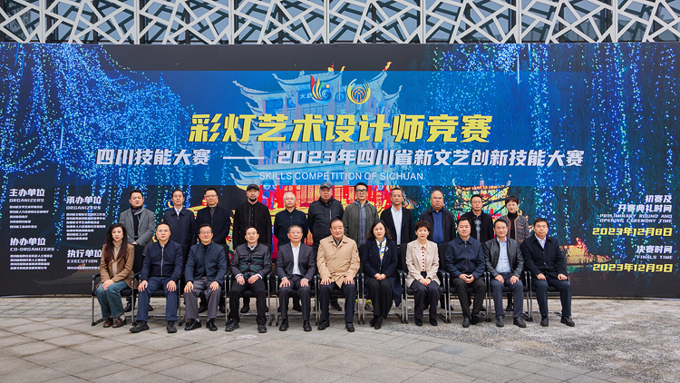 XCB_6812.jpg XCB_6812.jpg