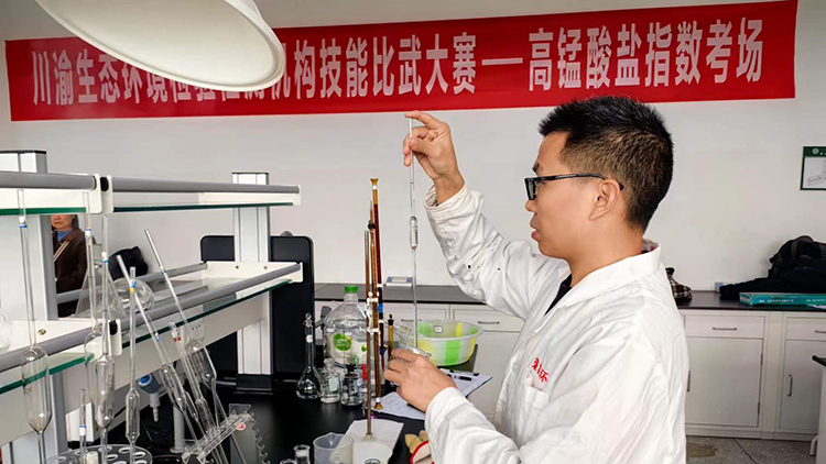 比赛现场1.jpg 比赛现场1.jpg