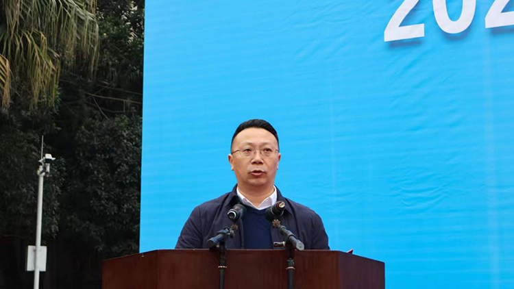 陈一君副书记致辞.jpg 陈一君副书记致辞.jpg