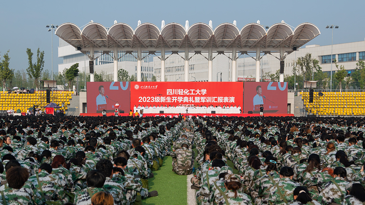 XCB_6234x.jpg XCB_6234x.jpg