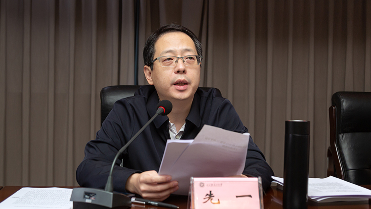 XCB_1252.jpg XCB_1252.jpg