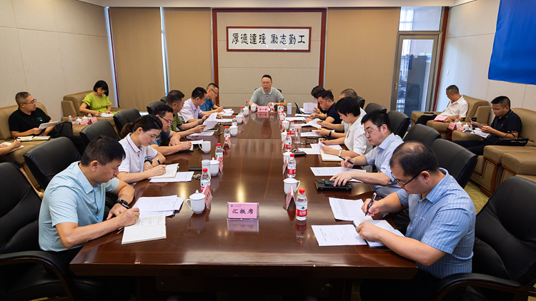 XCB_6035.jpg XCB_6035.jpg