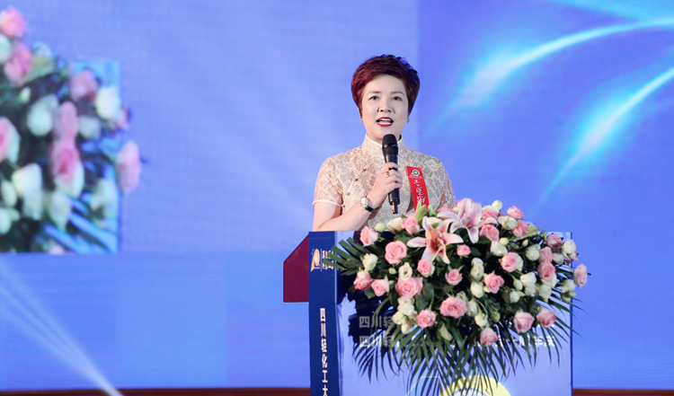 李爱萍.jpg 李爱萍.jpg