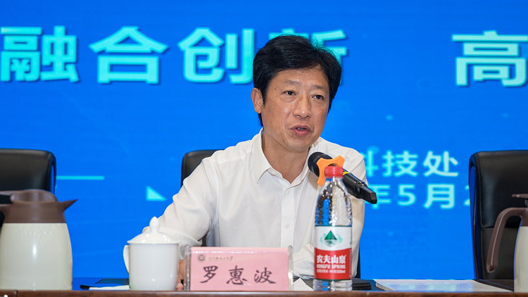 YAM_1971.jpg YAM_1971.jpg