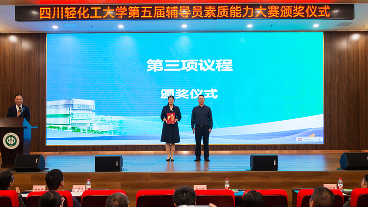 XCB_9989.jpg XCB_9989.jpg