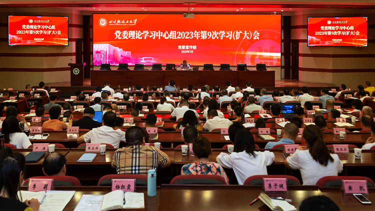 XCB_5014.jpg XCB_5014.jpg