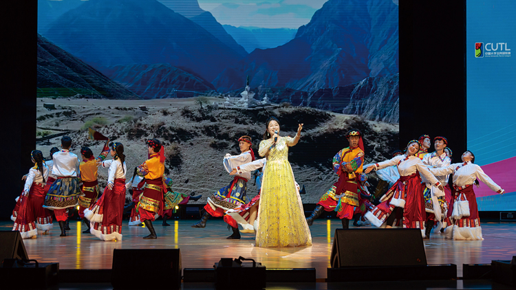 XCB_1094.jpg XCB_1094.jpg