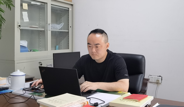 2-陈子曦.jpg 2-陈子曦.jpg