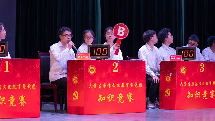 LJH_8910.jpg LJH_8910.jpg